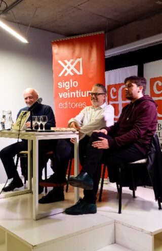 Presentación de PRODUCIR EN LA NUEVA GLOBALIZACIÓN, de Matías Kulfas, con Jairo Straccia y Juan Gabriel Tokatlian.

@kulfasm @jairostraccia
